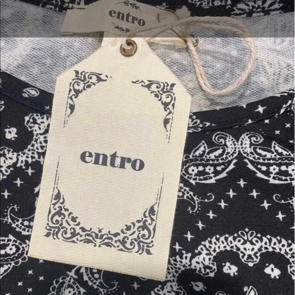 Short sleeve top with laced sleeve detail - Picture 5 of 5